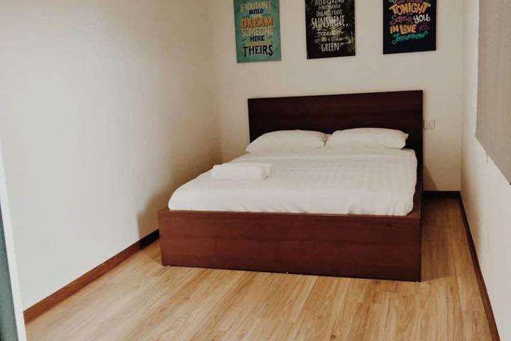 Room 8 of 71