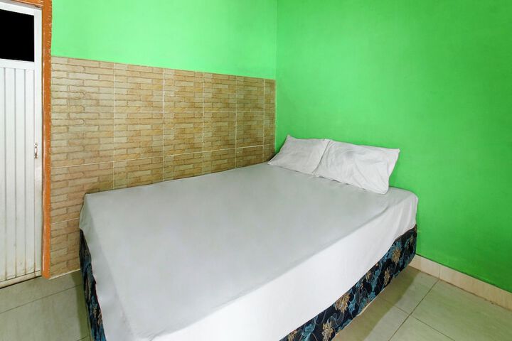 Room 9 of 20