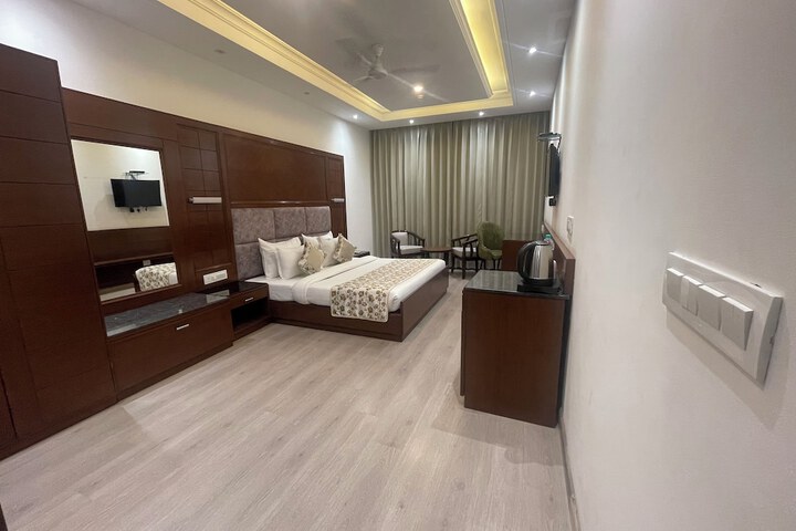 Room 4 of 29