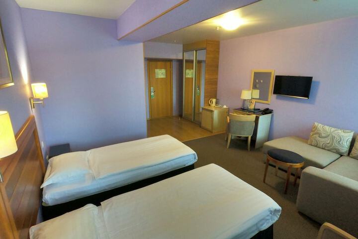 Room 40 of 82