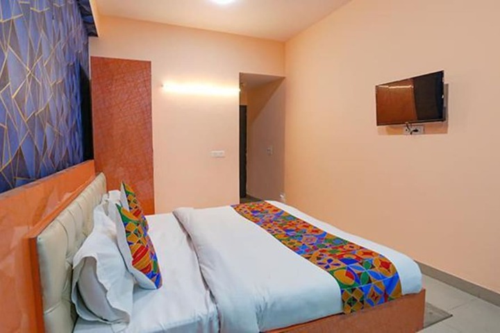 Room 8 of 31