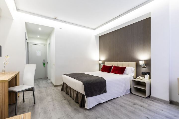 Room 8 of 50
