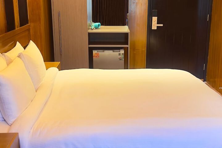 Room 12 of 39