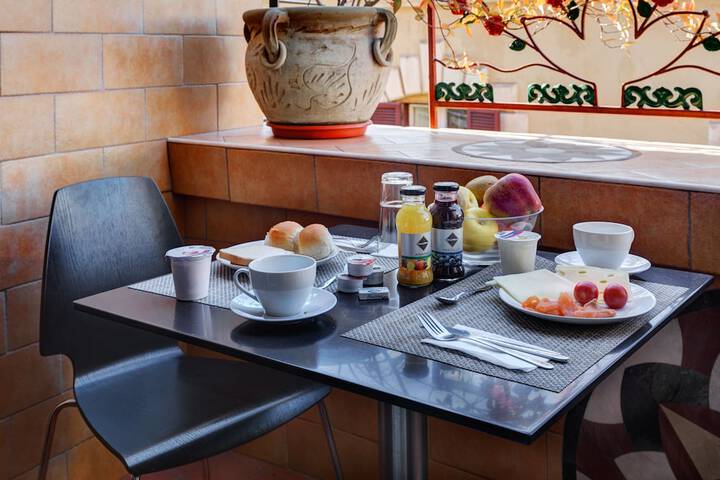 Breakfast/Coffee Service 23 of 31