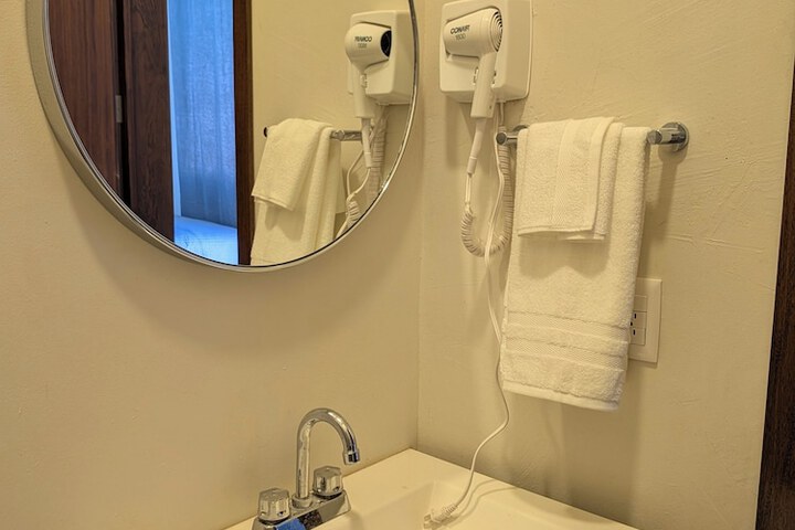 Room 20 of 27