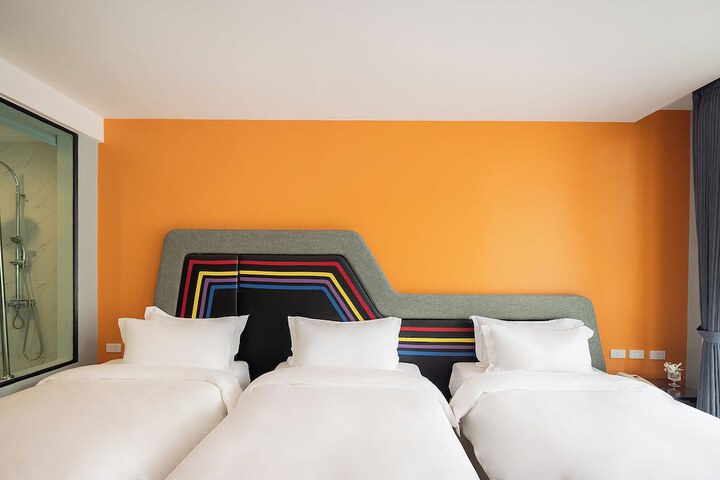 Room 13 of 50