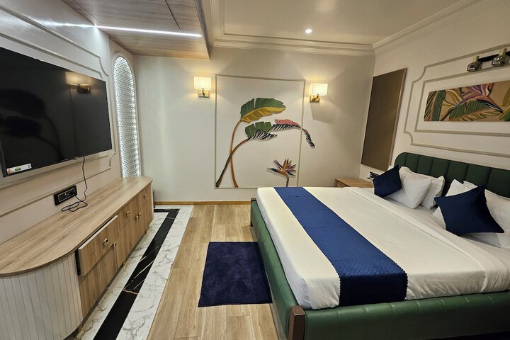 Room 5 of 63