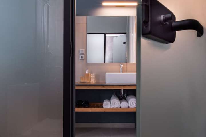 Room 17 of 23