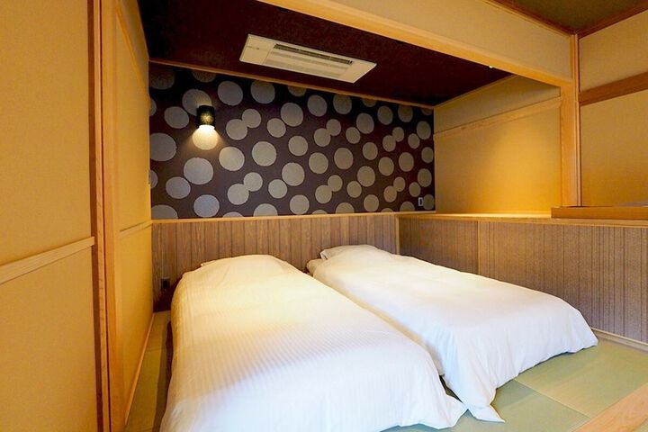 Room 11 of 145