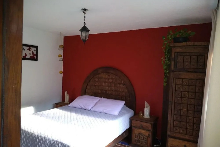 Room 4 of 12