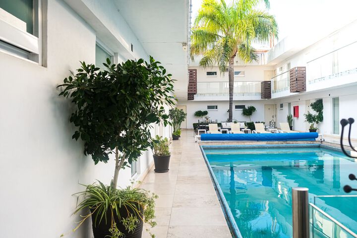Pool 42 of 85