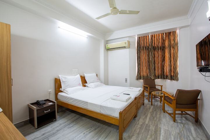 Room 6 of 29