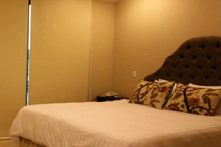 Room 6 of 66