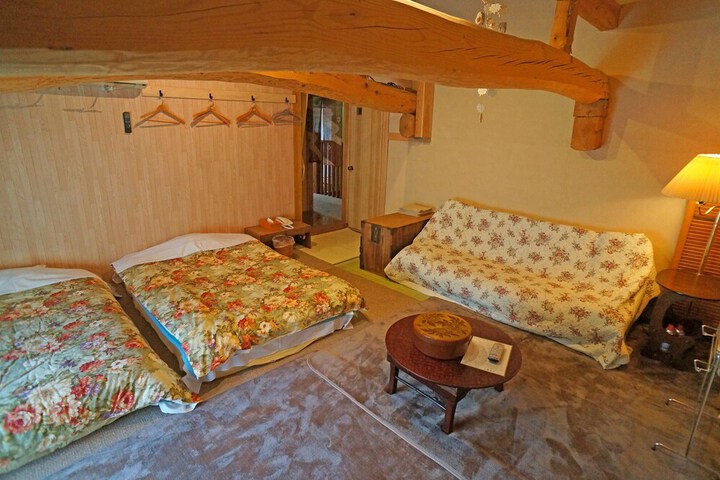 Room 2 of 42