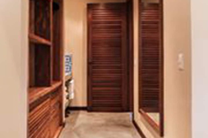 Room 28 of 61
