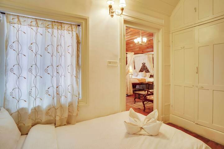 Room 33 of 113