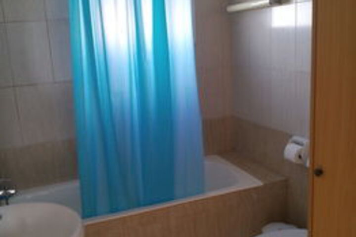Room 4 of 19