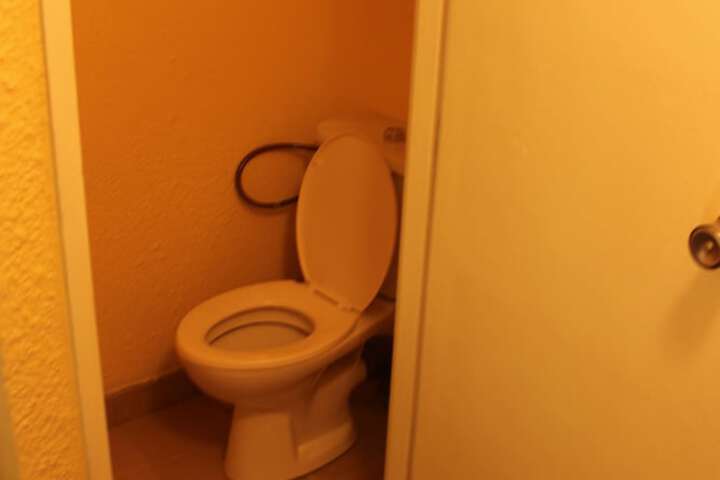 Room 16 of 36
