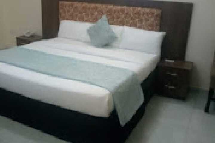 Room 19 of 40