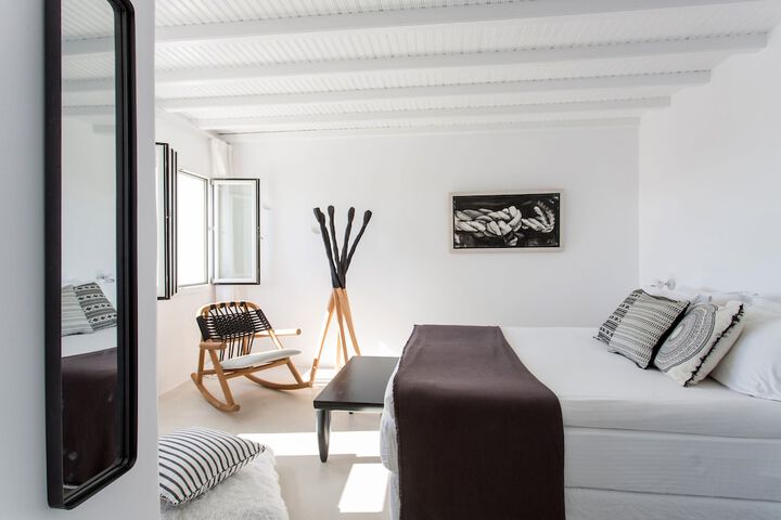 Room 33 of 145
