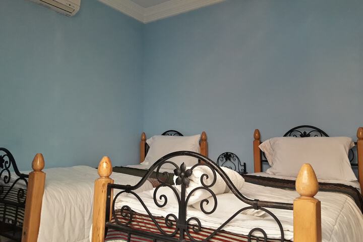 Room 4 of 12
