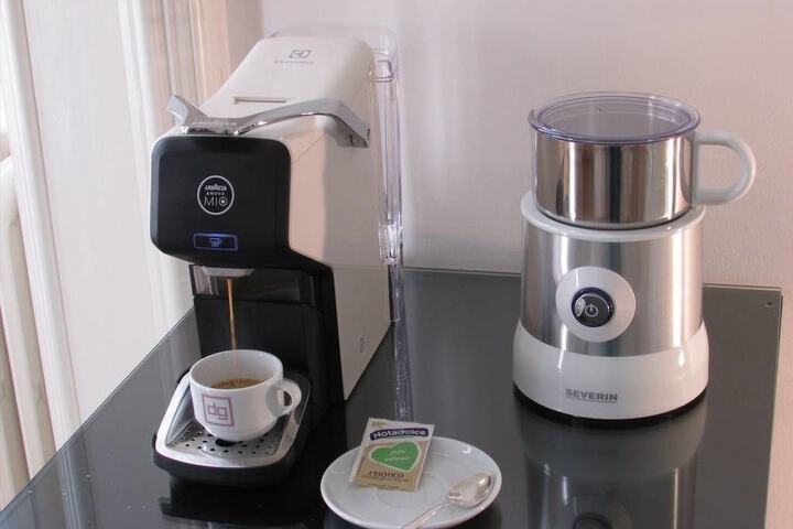 Breakfast/Coffee Service 30 of 47
