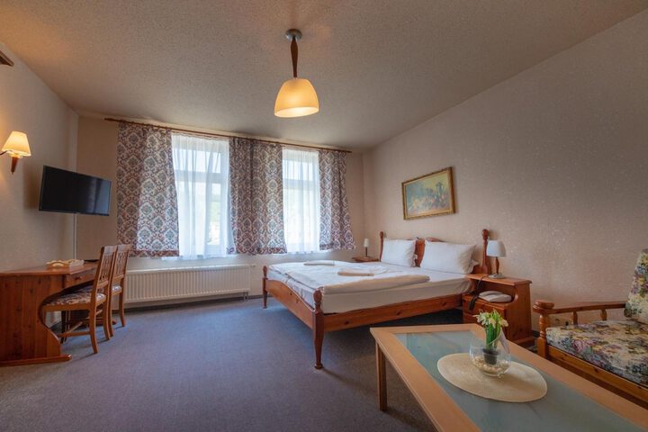 Room 11 of 26