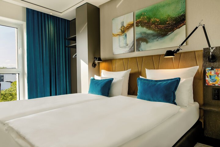 Room 5 of 41