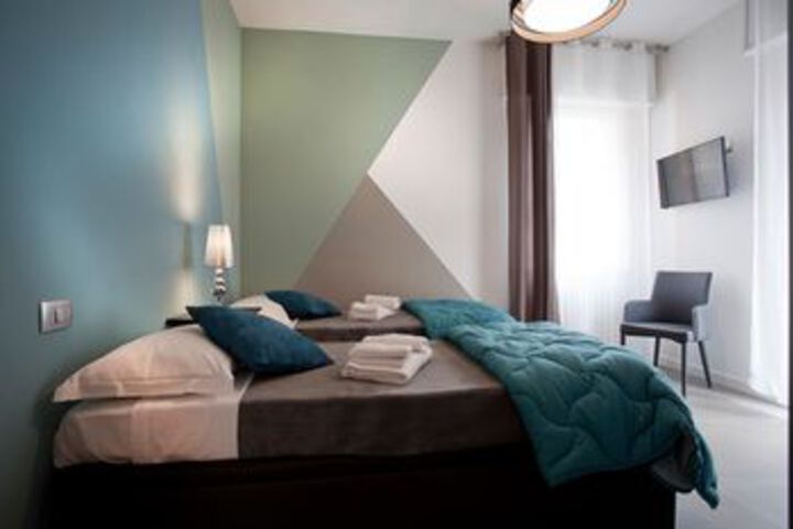 Room 15 of 36