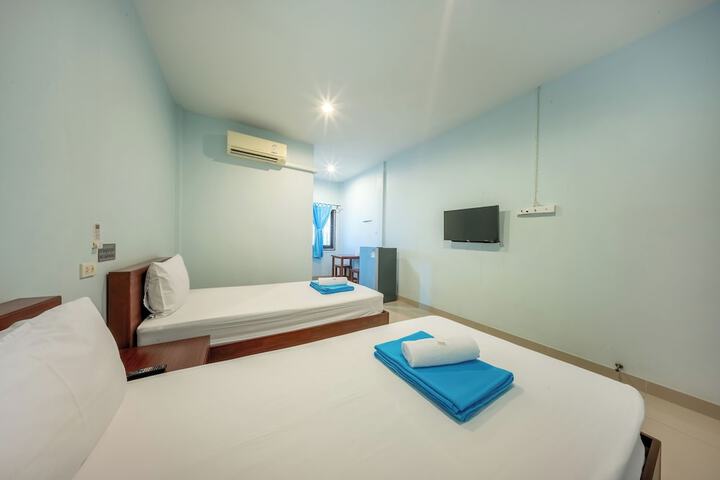 Room 6 of 17