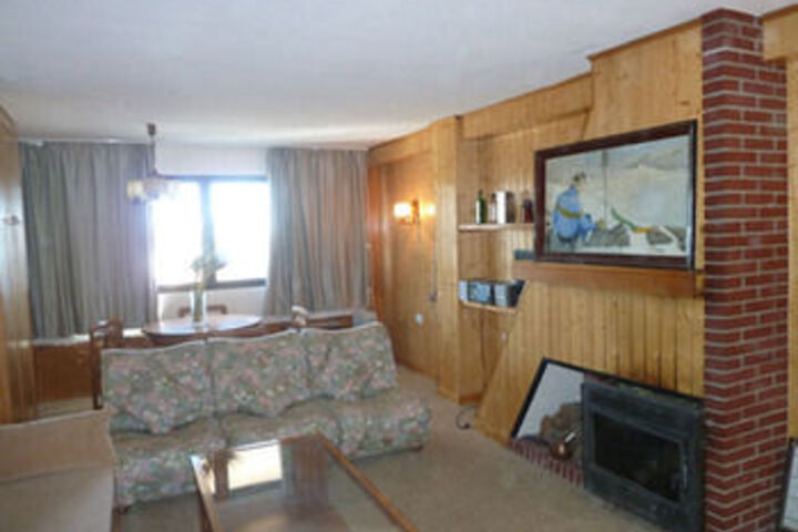 Room 11 of 11
