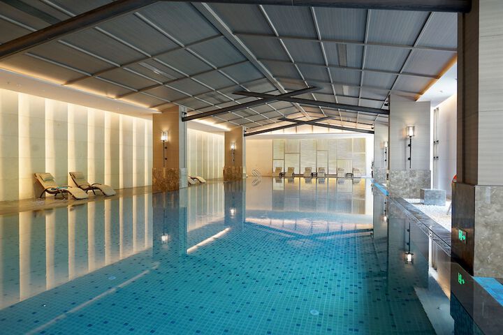 Pool 44 of 127
