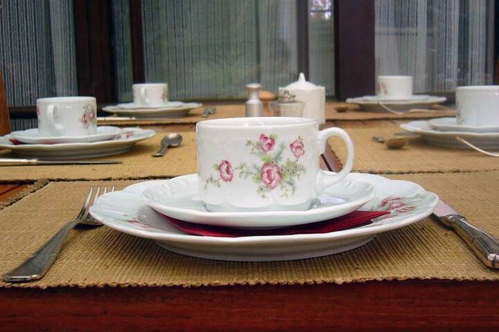 Dining 4 of 18