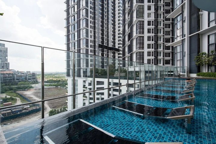 Pool 14 of 24