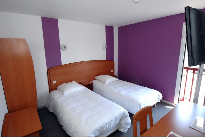 Room 8 of 39