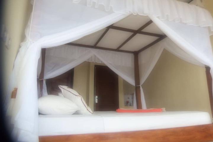 Room 28 of 111