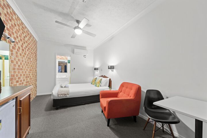 Room 10 of 23