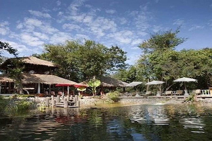 Pool Hotel