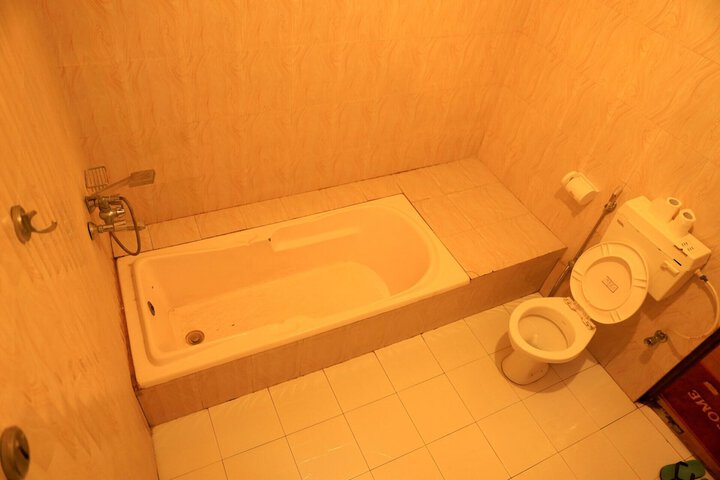 Room 44 of 66