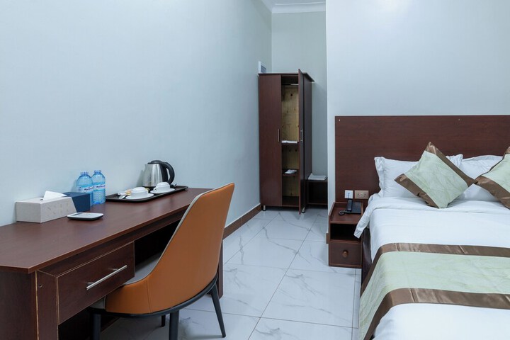 Room 14 of 36