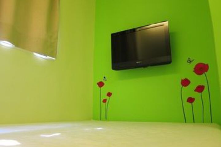 Room 25 of 93