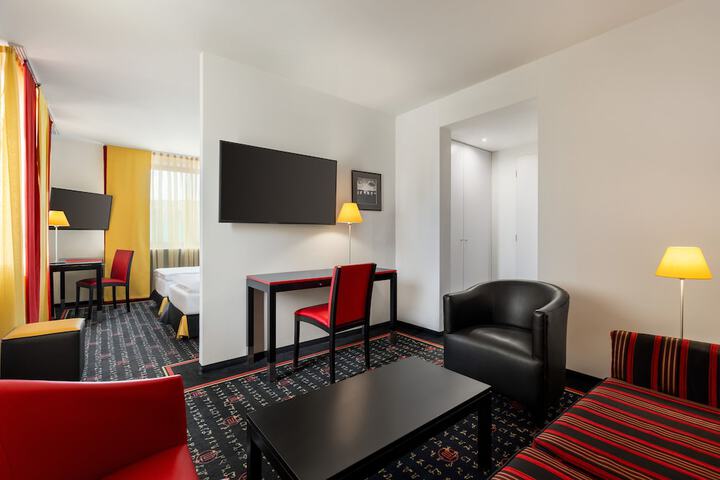 Room 6 of 24