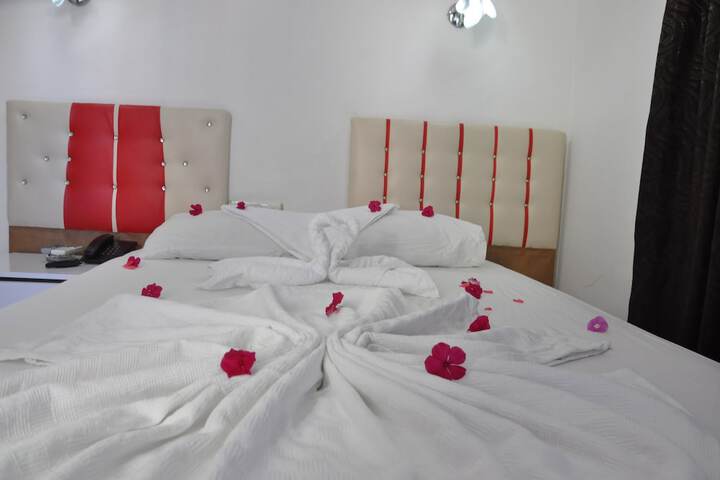 Room 8 of 30