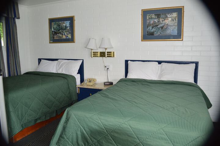 Room 10 of 22