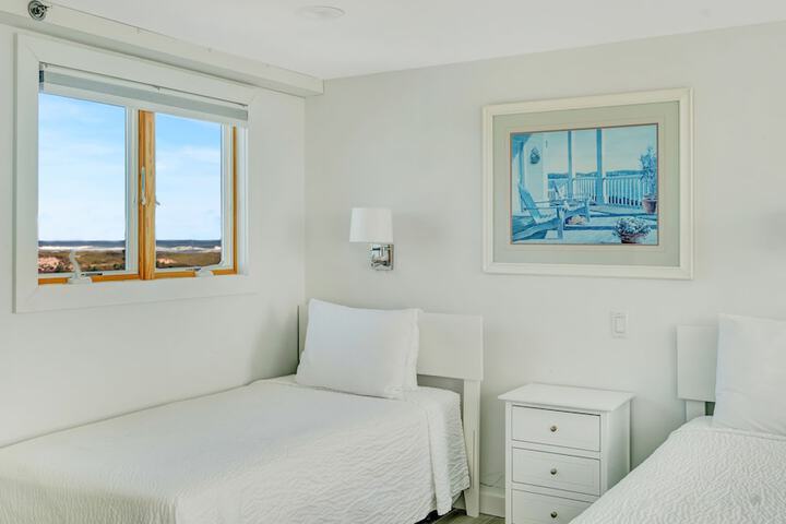 Room 30 of 122