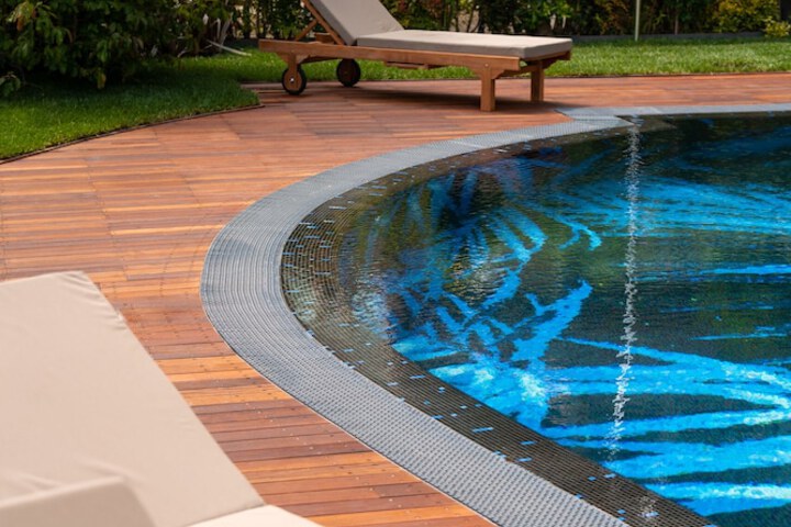 Pool 52 of 108