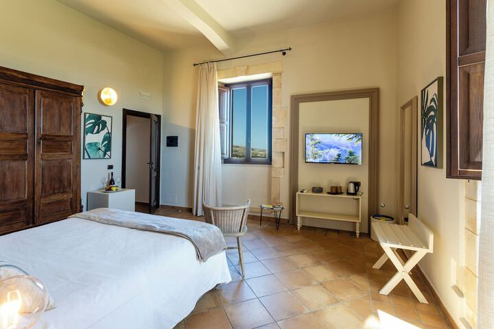 Room 16 of 109