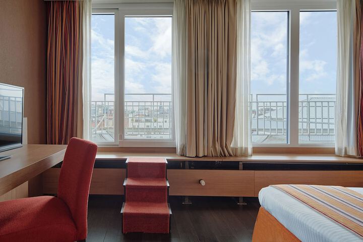 Room 16 of 55
