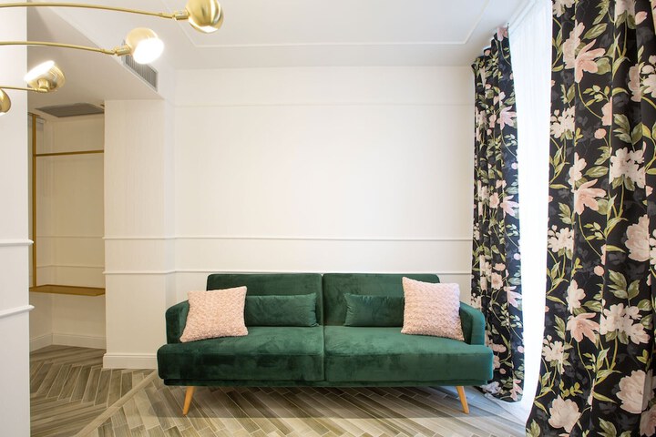 Room 13 of 74