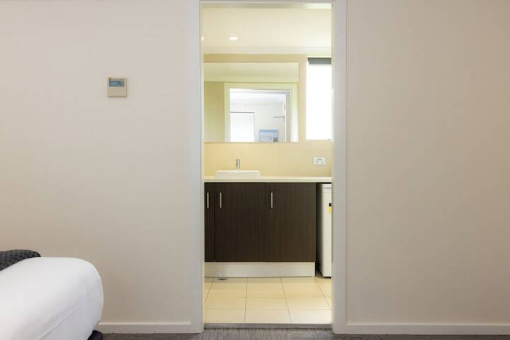 Room 6 of 68